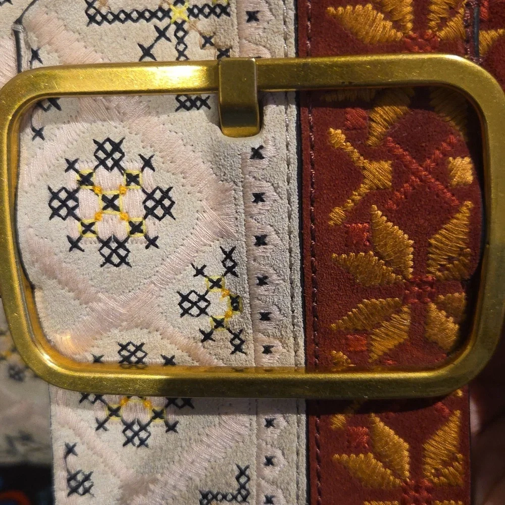 Tory Burch Sawyer Embroidered Shoulder Bag Like New